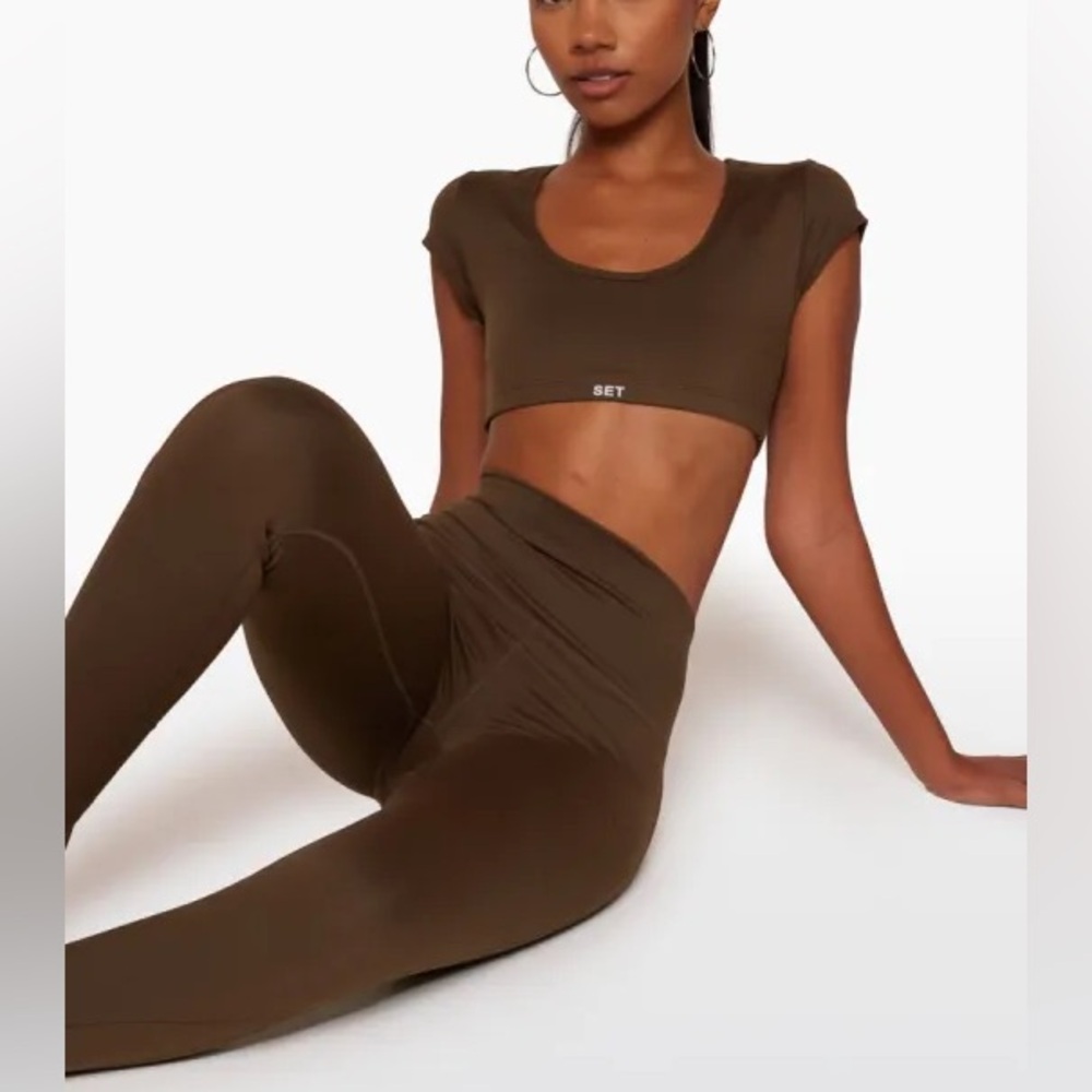 SET Active Brown High-Waist Leggings and Crop Top Set